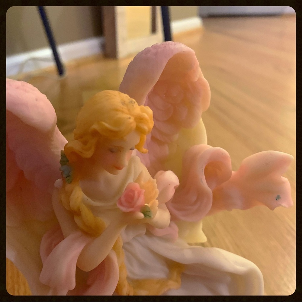ANGEL WITH ROSE - Picture 5 of 5